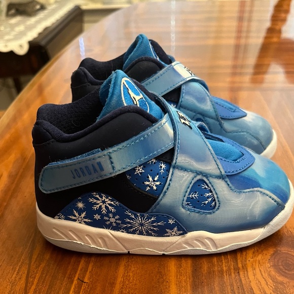 Nike AirJordan Retro 8 Snowflake Edition Toddler Shoes - Picture 4 of 10